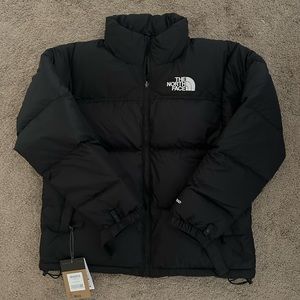 Nuptse 700🖤